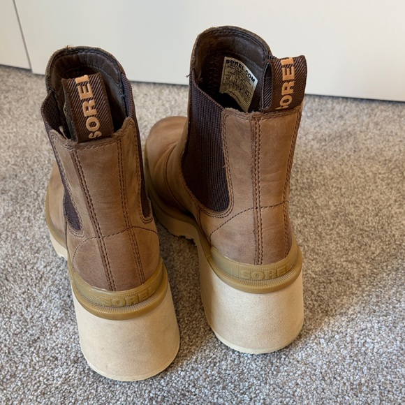 Women’s Hi Line SOREL boots - Picture 3 of 5